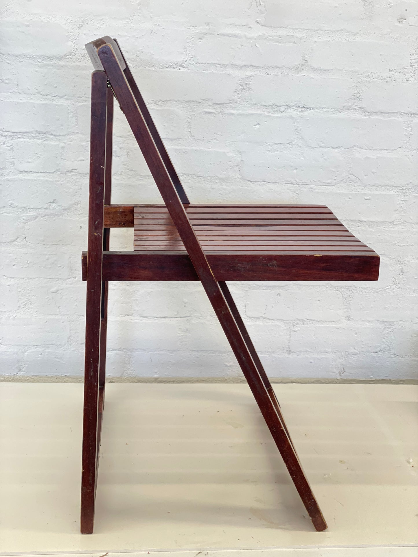 Vintage folding chairs in style of Aldo Jacober